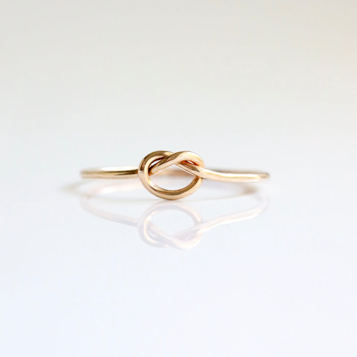 Amy Single Love Knot Ring